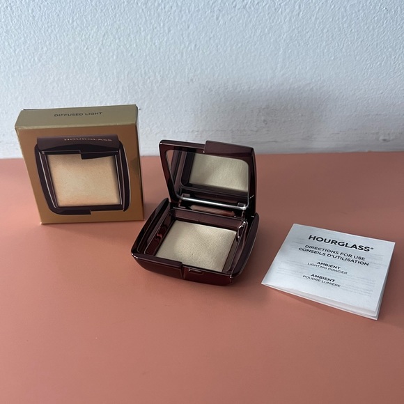 Hourglass Makeup Hourglass Ambient Lighting Finishing Powder In Diffused Light Travel Size